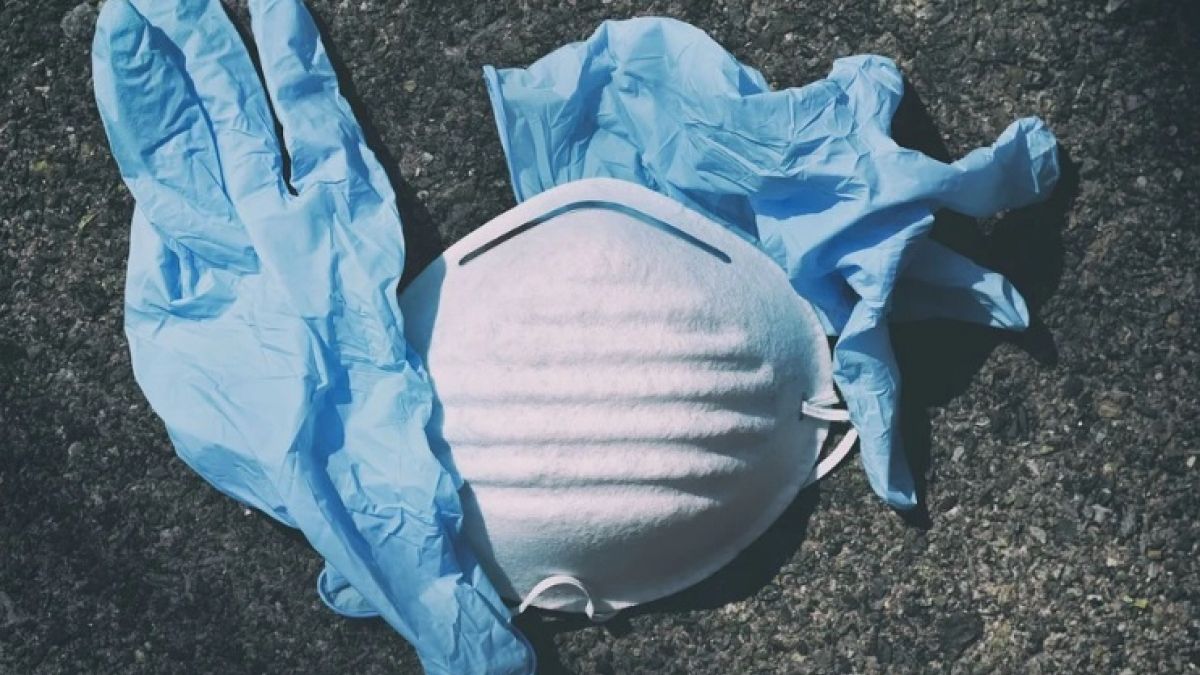 Уляна Супрун розповіла, як правильно утилізовувати використані маски і рукавички