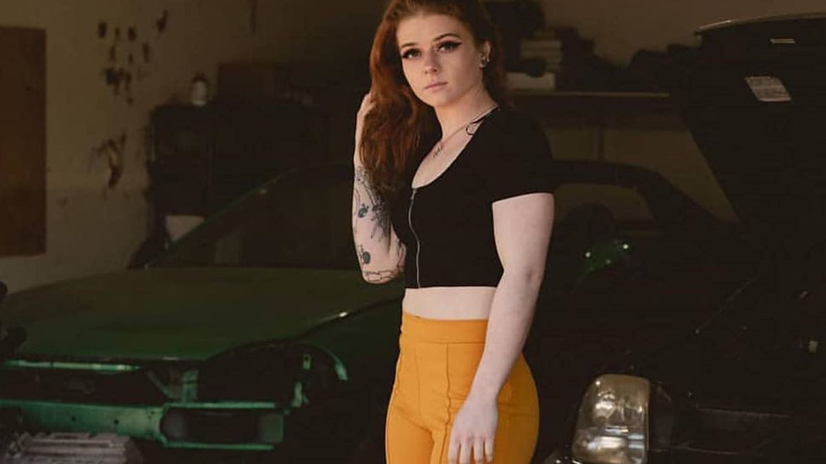 Дівчина-механік втратила роботу через зйомки в порно - фото 1