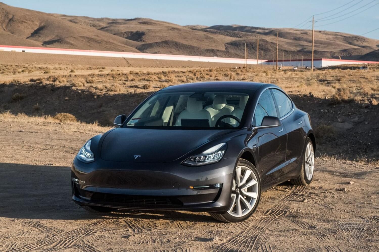 Електромобілі Tesla тепер самі будуть зупинятися на червоний сигнал світлофора - фото 400570