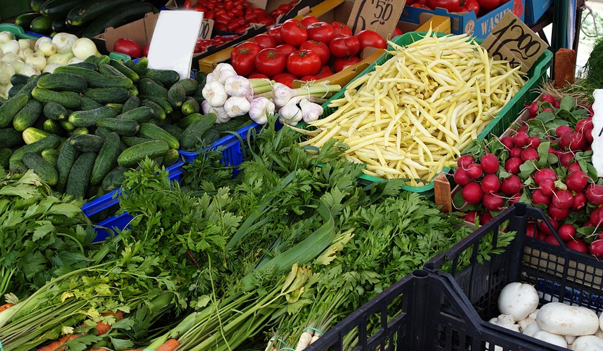 Уряд дозволив відкрити ринки в Україні: коли вони відновлять роботу