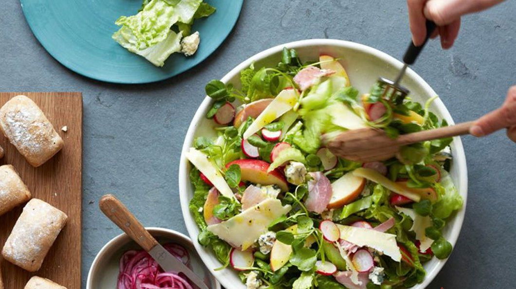 Дієтологи розповіли, що буде, якщо пропускати обід