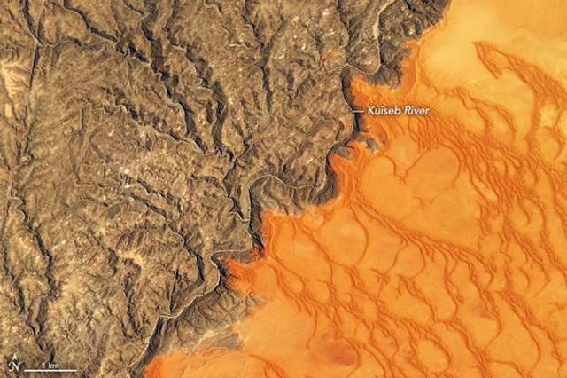 У NASA вибрали найкраще фото Землі: воно прекрасне - фото 401133