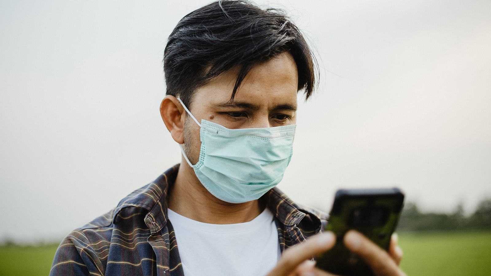 iPhone навчився розпізнавати маску: як розблокувати смартфон за спрощеною системою - фото 1