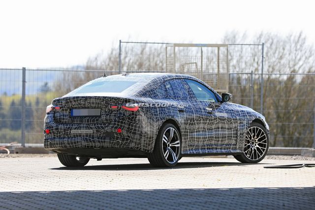 Фотошпигуни показали потужний BMW i4 2021 - фото 401231