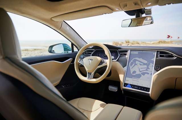 Унікальний універсал Tesla виставили на продаж: його ціна захмарна - фото 401376