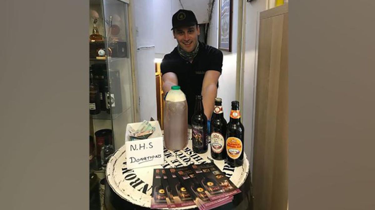 На британській пивоварні безкоштовно роздали пиво всім охочим - фото 1