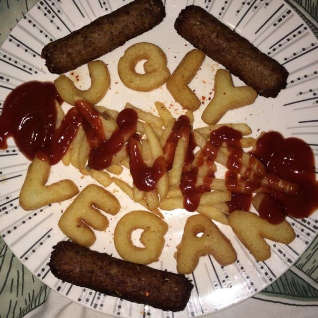 Неінстаграмні фото: у мережі показали, як насправді виглядає веганська їжа - фото 401765