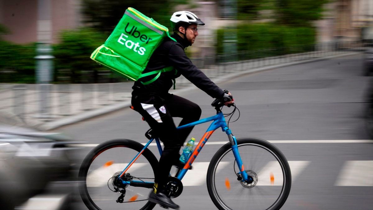 Uber Eats припиняє роботу в Україні: коли закриється сервіс доставки їжі