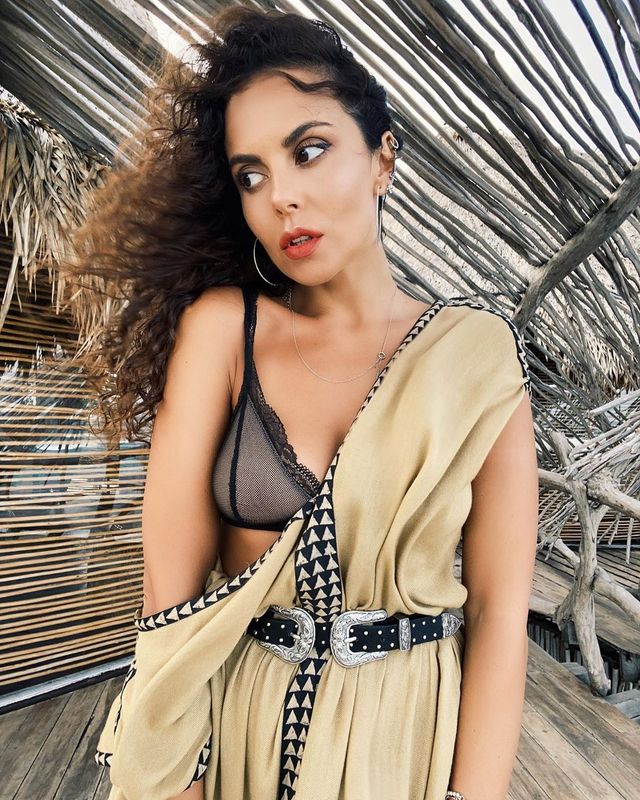 Найгарячіші образи Насті Каменських за всю кар'єру: добірка фото іменинниці (18+) - фото 401868