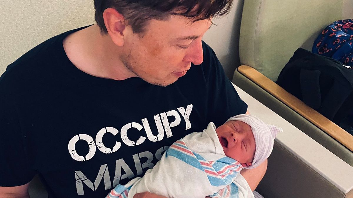 Ілон Маск став батьком ушосте та показав перші фото новонародженого сина