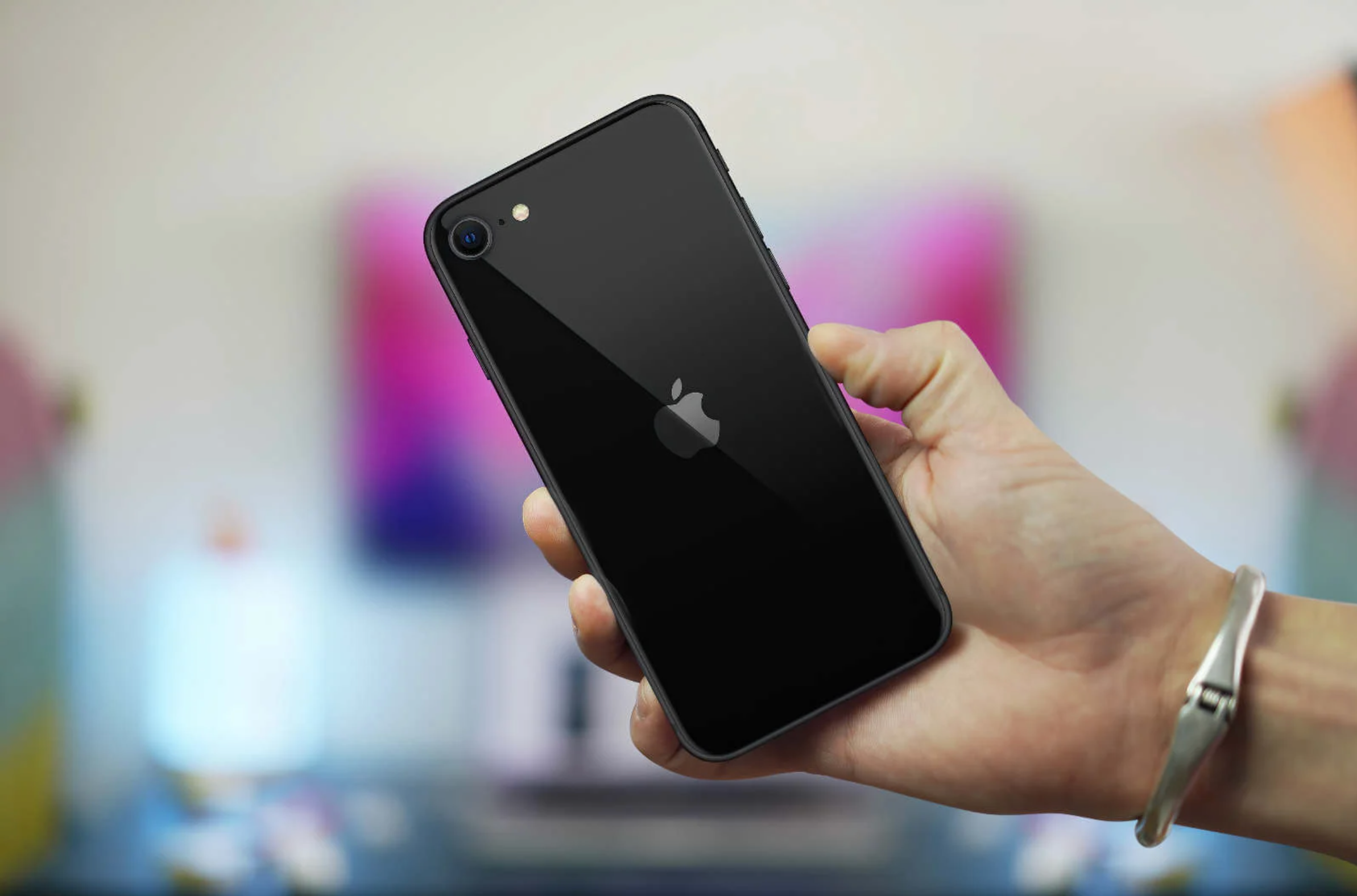 Новий iPhone SE виявився міцним горішком - фото 1