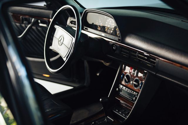 Унікальний універсал Mercedes-Benz S-Class виставили на продаж - фото 402313