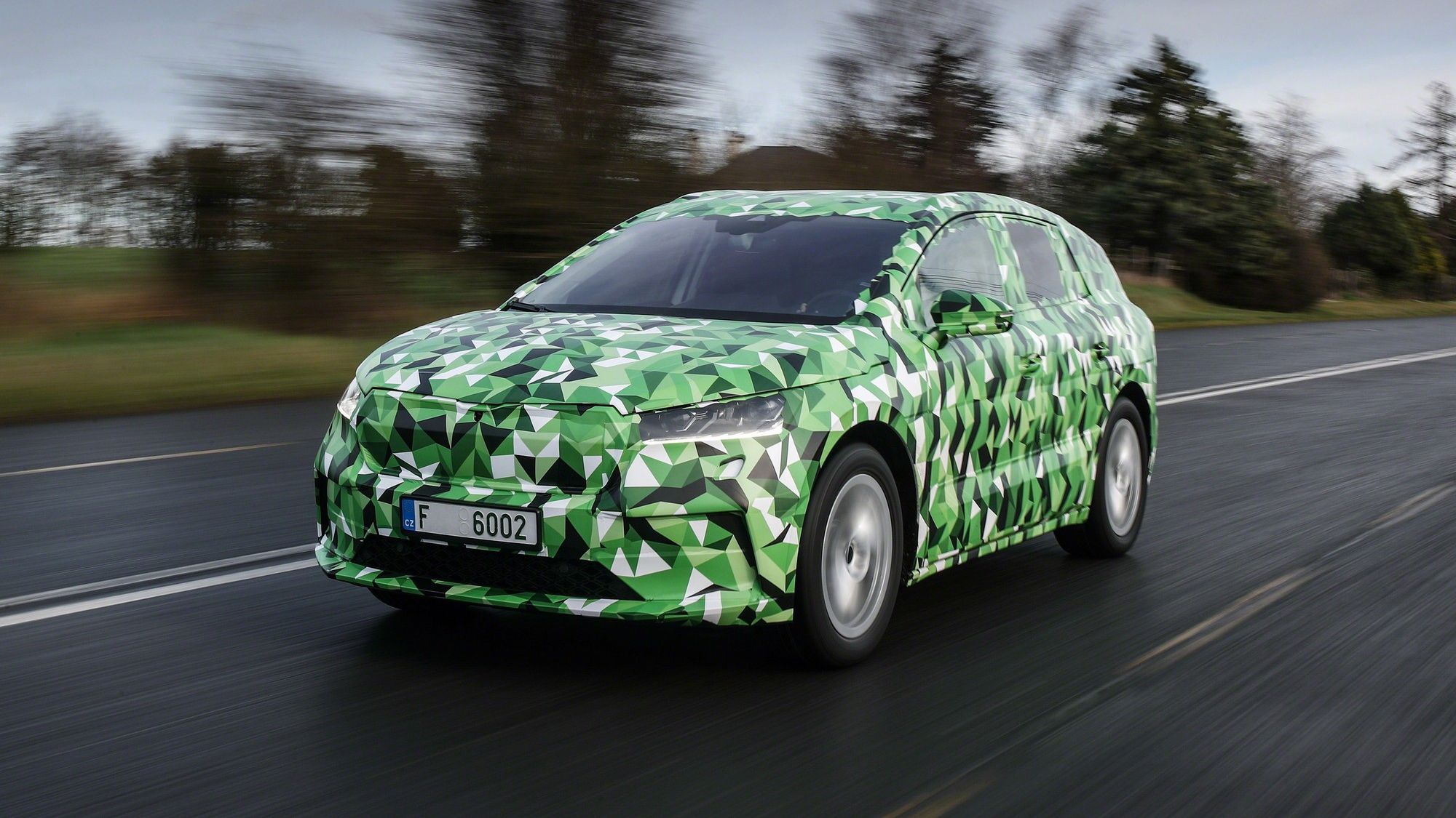 Skoda розробила перший електрокар: загадковий Enyaq