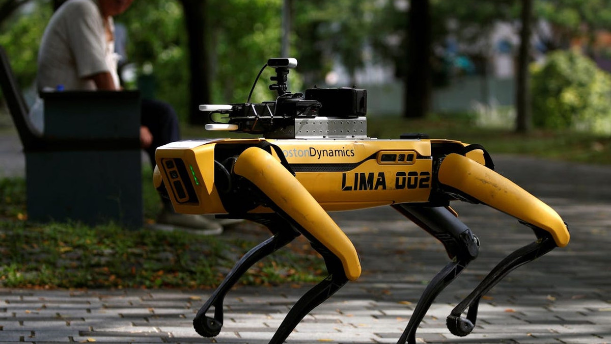 Робот патрулює парк у Сінгапурі - фото 1