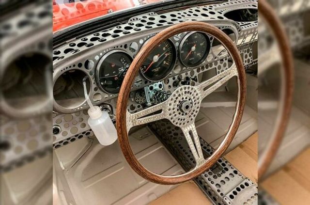 У мережі показали оригінальний Porsche 911 вагою 600 кг - фото 403344