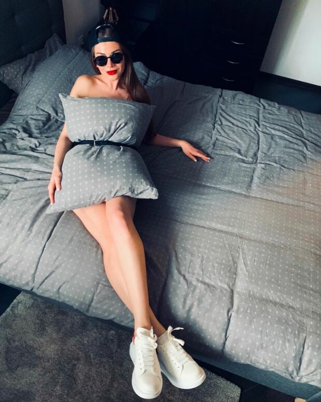 Напівгола дівчина Мілевського показала себе у всій красі - фото 403361