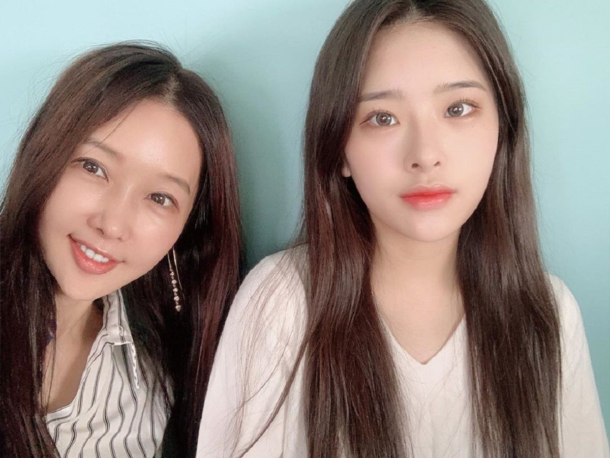 Кореянка вражає молодістю - фото 1