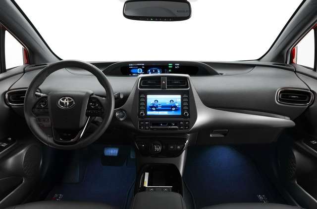 20 років на ринку: Toyota представила ювілейний Prius - фото 403574