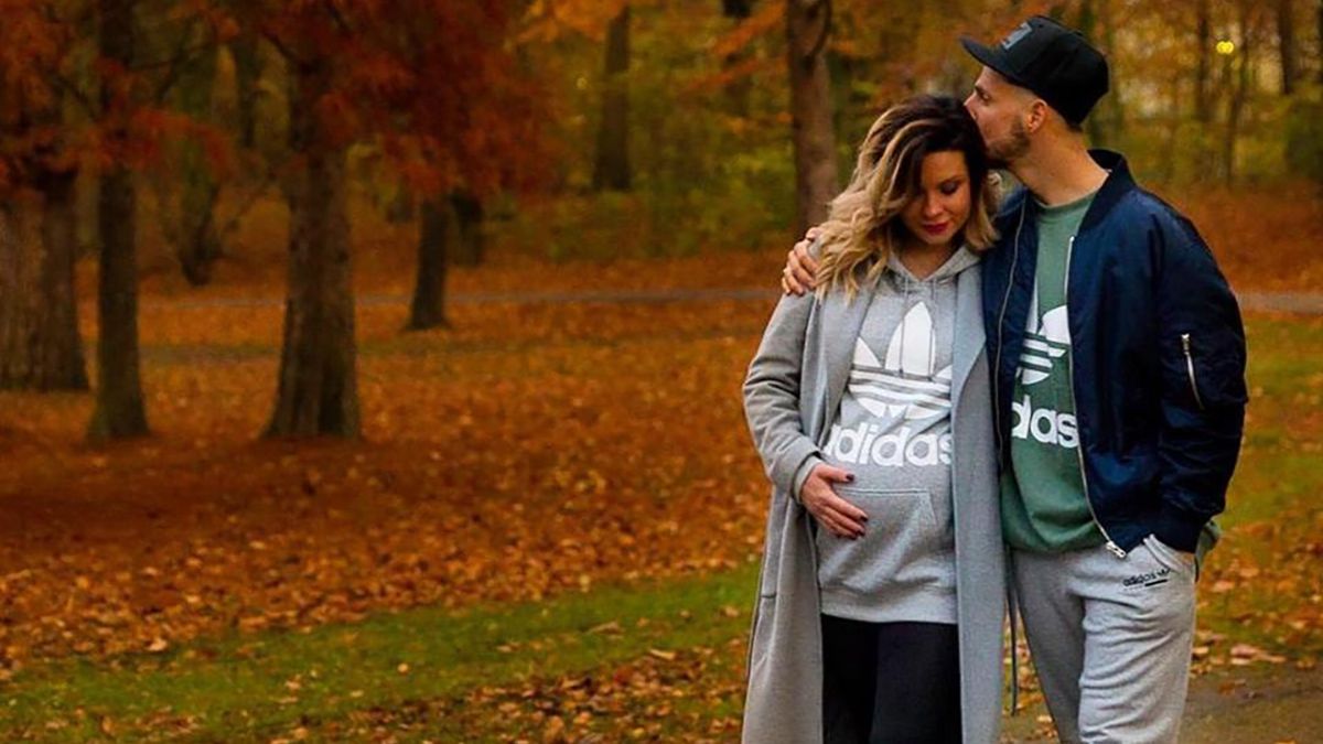 Напівгола дружина нападника Динамо розбурхала мережу