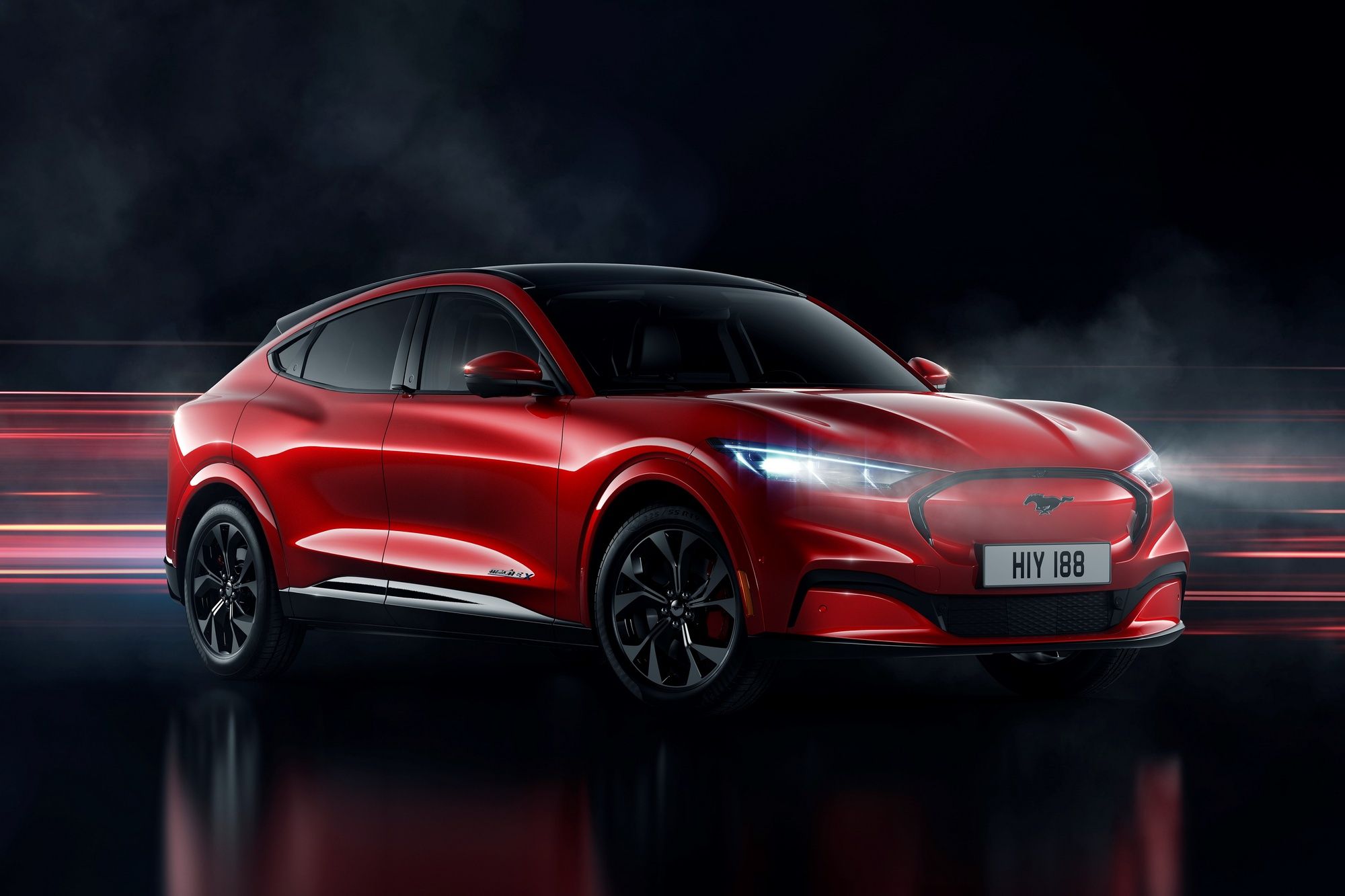 Ford показав, як виглядає "зимове" випробування нового Mustang Mach-E