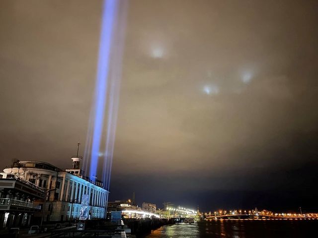 Стоп культурний карантин: як пройшла видовищна антикарантинна акція у Києві - фото 403726