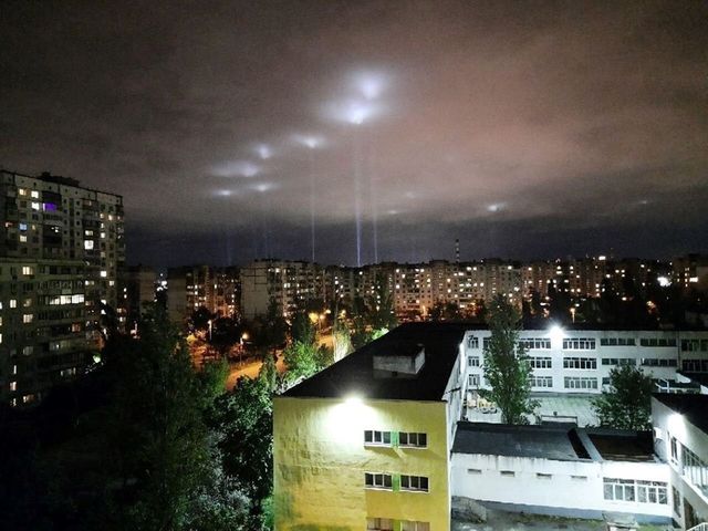 Стоп культурний карантин: як пройшла видовищна антикарантинна акція у Києві - фото 403729