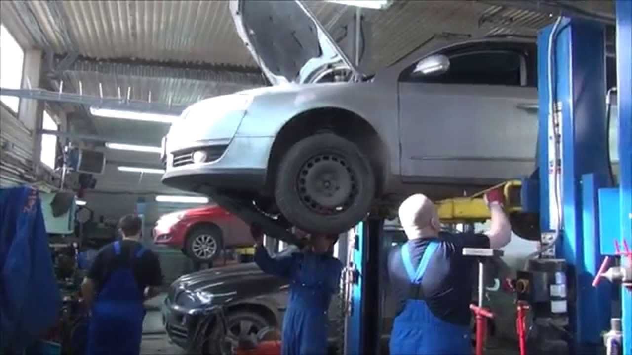 Невправний водій розбив VW Passat на рівному місці за одну мить: епічне відео