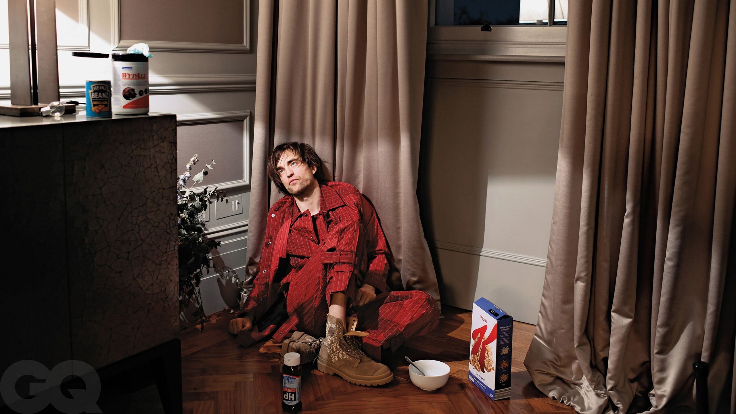 Зірка Сутінків зняв себе для обкладинки GQ: ефектні кадри з карантину