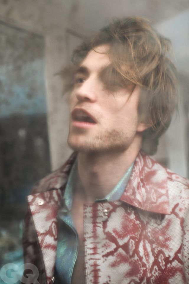 Зірка Сутінків зняв себе для обкладинки GQ: ефектні кадри з карантину - фото 403838