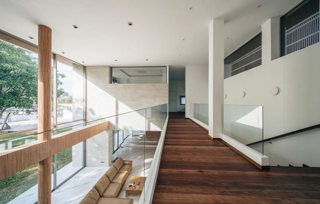 Як виглядає сучасний дім сім'ї рибалок у Таїланді: ефектні фото - фото 403886