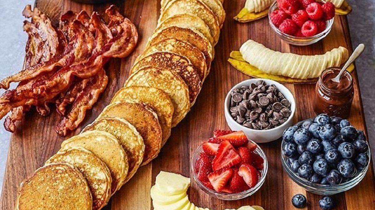 Дошка з панкейками: крута ідея для сніданку підкорила Instagram - фото 1