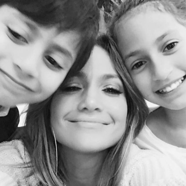 Дочка Дженніфер Лопес написала книгу в 12 років - фото 404004