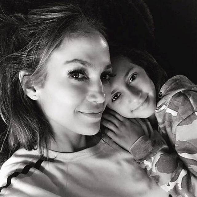 Дочка Дженніфер Лопес написала книгу в 12 років - фото 404007