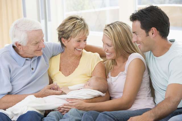 Психологи назвали правила гармонійного спілкування з літніми батьками - фото 404017