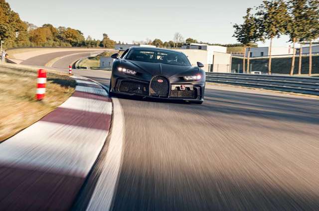 Bugatti вивела на тестування свій 1500-сильний Chiron pur Sport - фото 404028