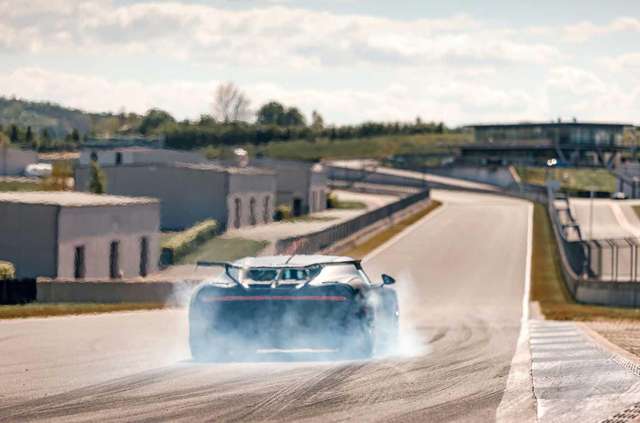 Bugatti вивела на тестування свій 1500-сильний Chiron pur Sport - фото 404030