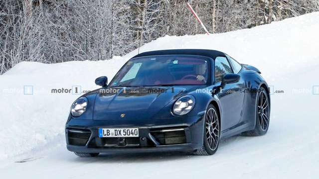 Відома дата прем'єри нового Porsche 911 Targa: чим він особливий - фото 404095