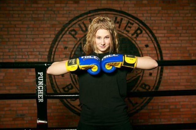 Зірка Жіночого Кварталу вперше вийшла на боксерський ринг - фото 404332