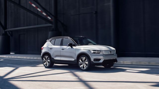 Поки у Volvo є тільки один електромобіль - фото 404377