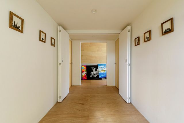 Архітектори створили дім-трикутник в Японії: ефектні фото - фото 404457