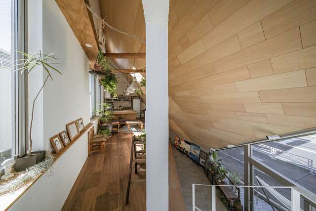 Архітектори створили дім-трикутник в Японії: ефектні фото - фото 404469