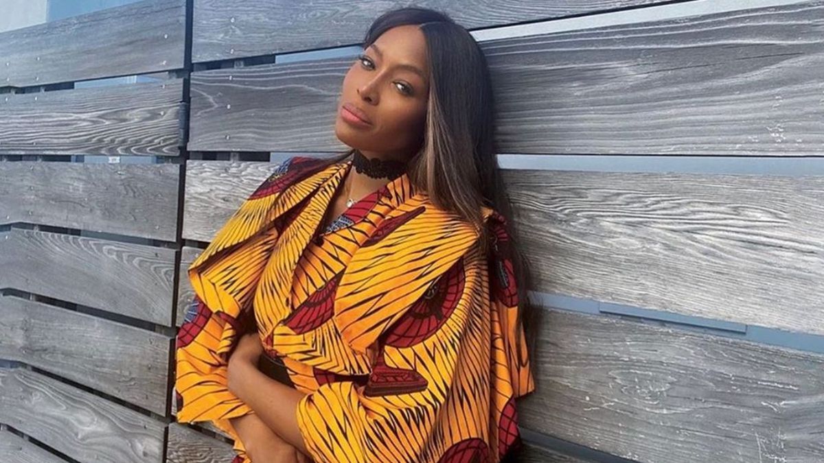 Наомі Кемпбелл показала свій захисний костюм проти коронавірусу - фото 1