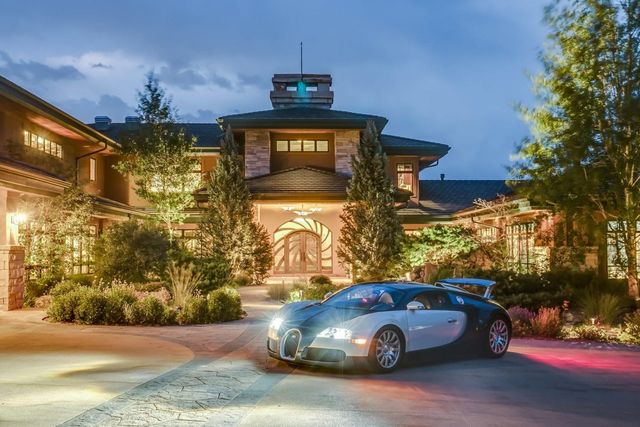 У США продається вілла з гаражем на 100 авто - фото 404767