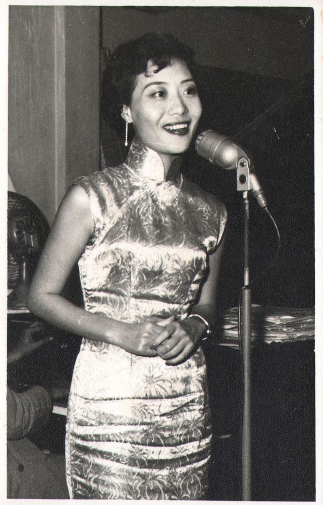 Онук знайшов архівні фото бабусі і дізнався правду, яку вона приховувала усе життя - фото 405043