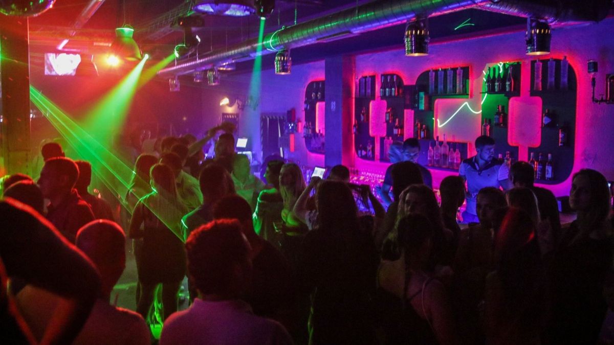 У Берліні відкрили клуби, але танцювати там не можна - фото 1