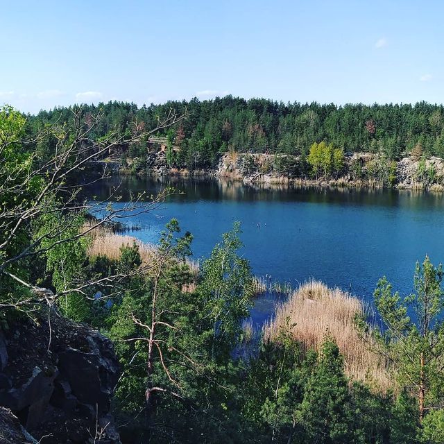 Коростишівський кар'єр на Житомирщині: ідеальне місце для відпочинку на вихідних - фото 405186