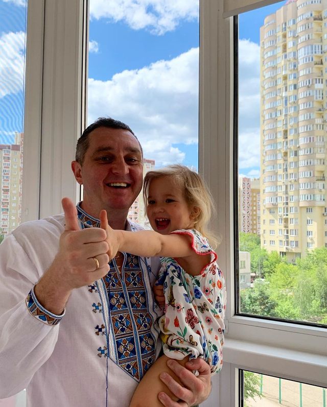 Загадкова Каменських та яскравий DZIDZIO: фото українських зірок у вишиванках - фото 405403