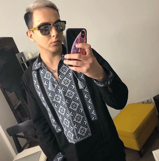 Загадкова Каменських та яскравий DZIDZIO: фото українських зірок у вишиванках - фото 405416