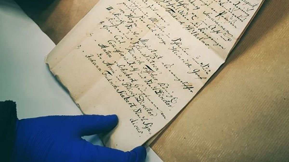 Як виглядає найстаріша в Європі капсула часу