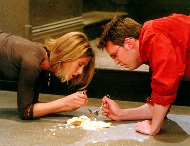 Її захочуть усі: готується до виходу книга рецептів за мотивами серіалу ДРУЗІ - фото 405820